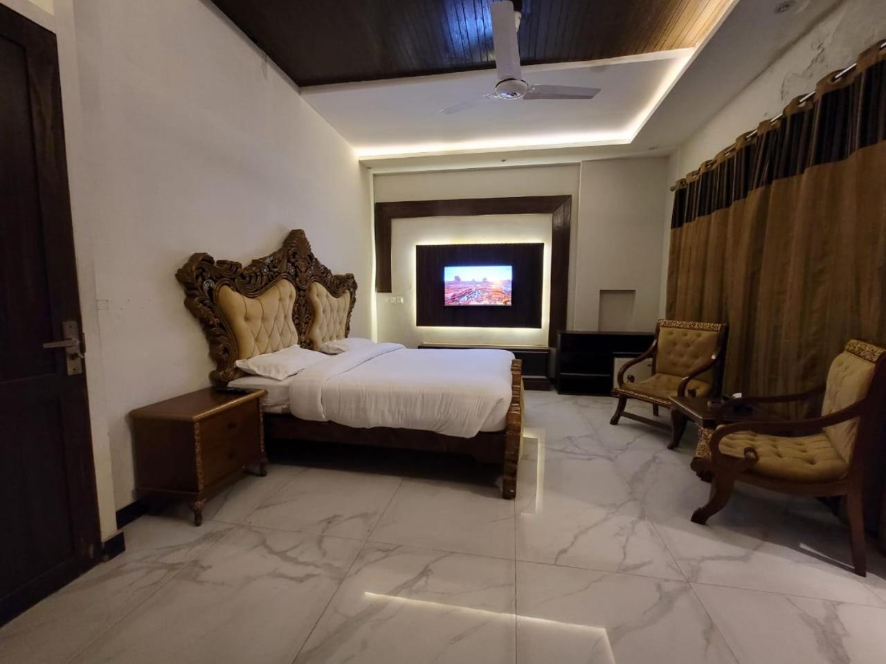 Palm Tree Hotel Лахор Екстер'єр фото